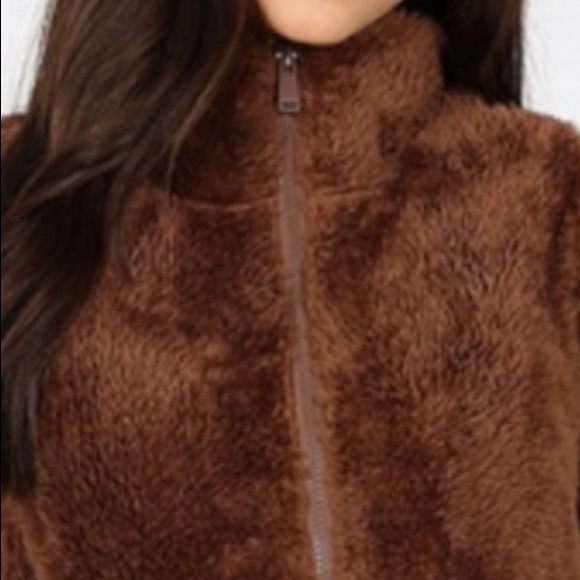 Faux Fur Jacket (1 XL Left) - Picture 4 of 7